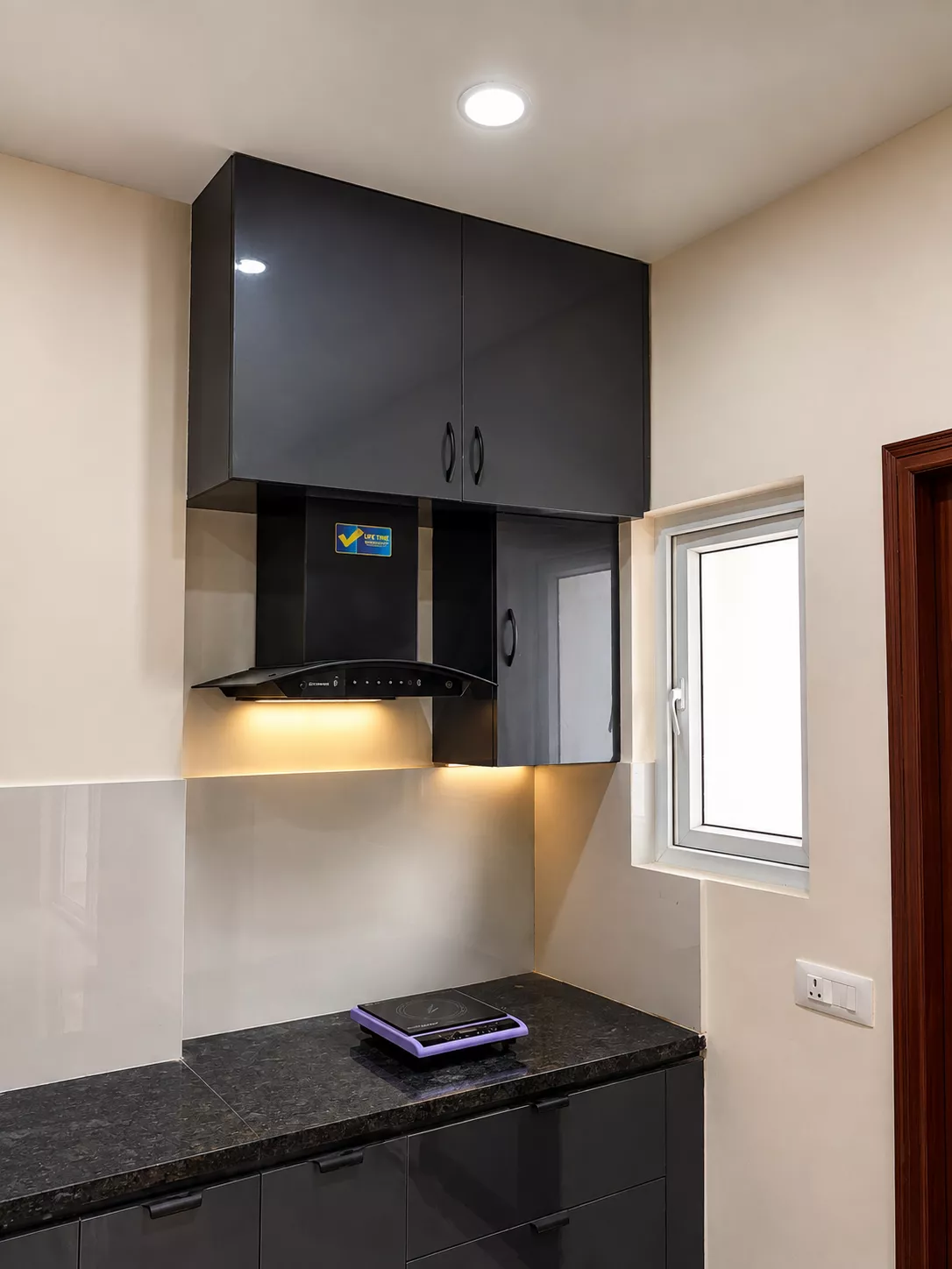 Modular Kitchen with Chimney